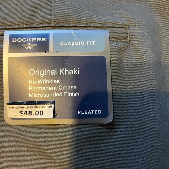 Mens Dockers Classic Fit Pleated Pants in khaki or Olive color  Size W34x32L - Picture 3 of 8